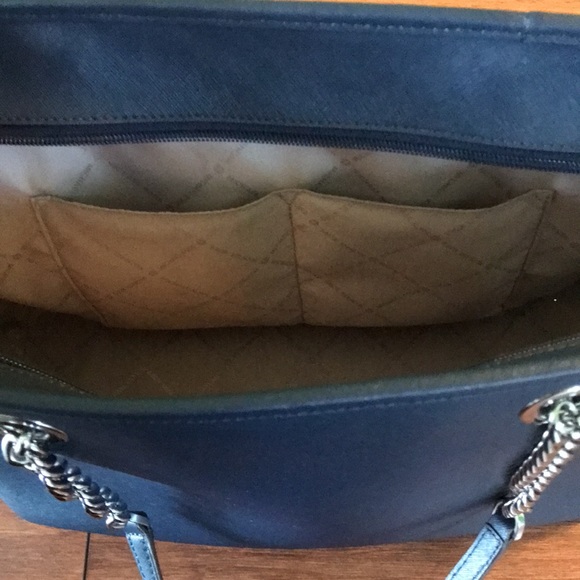 🔵🔵Vintage Michael Kors Saffiano Shoulder Handbag.🔵🔵 - Picture 8 of 10